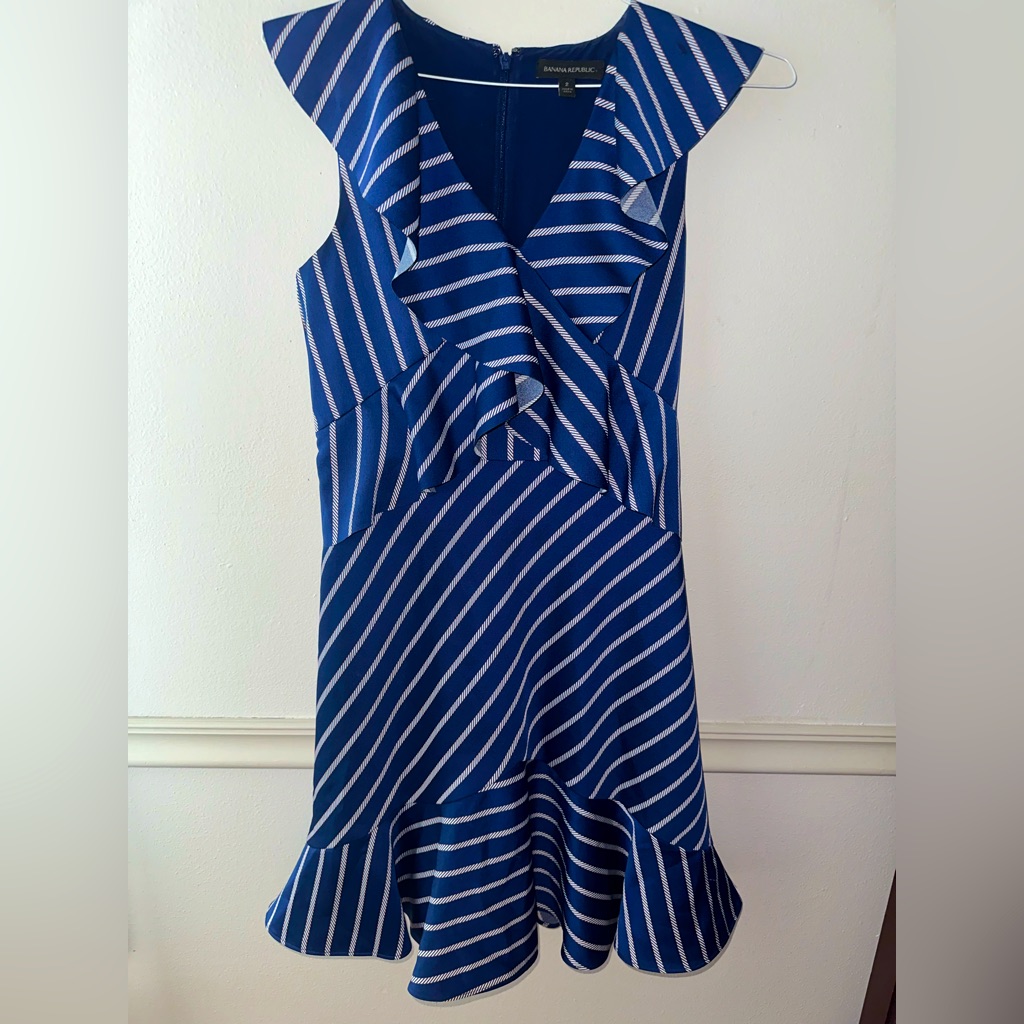 Euc Banana Republic Flounce Dress- Size 2